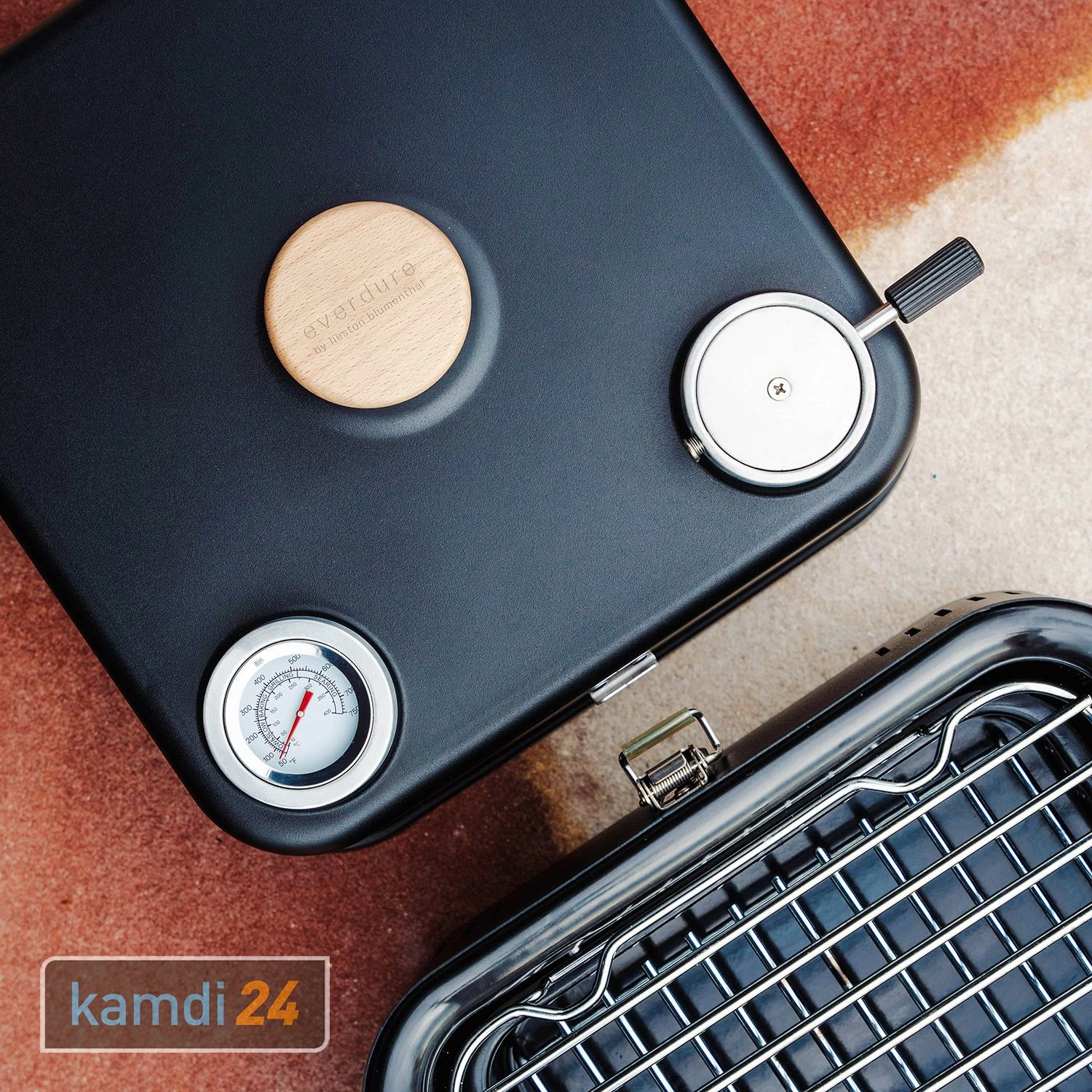 Everdure CUBE 360 Tragbarer Holzkohlegrill Mit Deckel All Black 9 Everdure CUBE 360 Tragbarer Holzkohlegrill Mit Deckel All Black – Bild 9