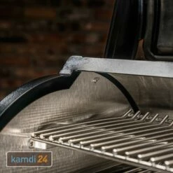 Traeger TIMBERLINE 1300 Pelletgrill Inkl. Abdeckhaube, Schutzfolie + BBQ Soße 3er-Set (Sweet & Heat, Traeger'Que, Sugar Lips) -Küchengrill Geschäft traeger timberline 1300 pelletgrill inkl abdeckhaube schutzfolie bbq sosse 3er set sweet heat traegerque sugar lips m 5